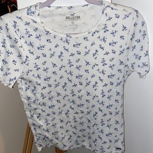 Hollister Lettuce-Edge Baby Tee